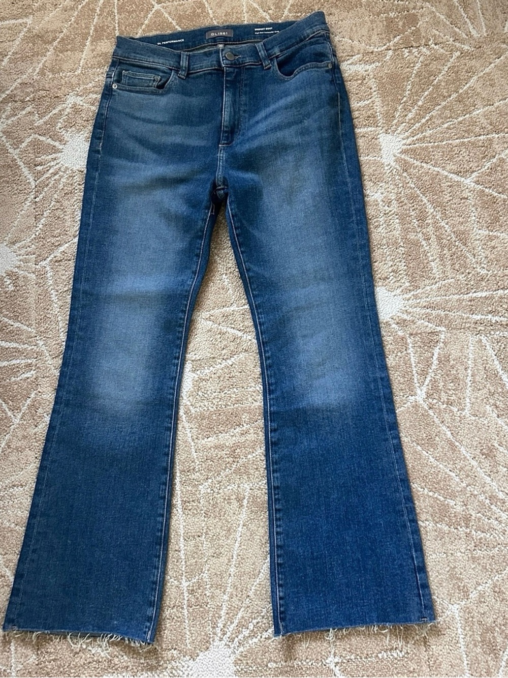 DL1961 NWOT Mid Wash Flare Jeans - Picture 5 of 10